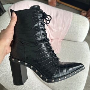 6.5 Charles David boots